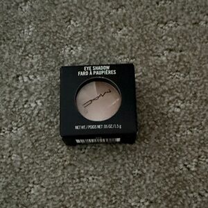 New in Box MAC Cosmetics Eyeshadow - Naked Lunch Frost